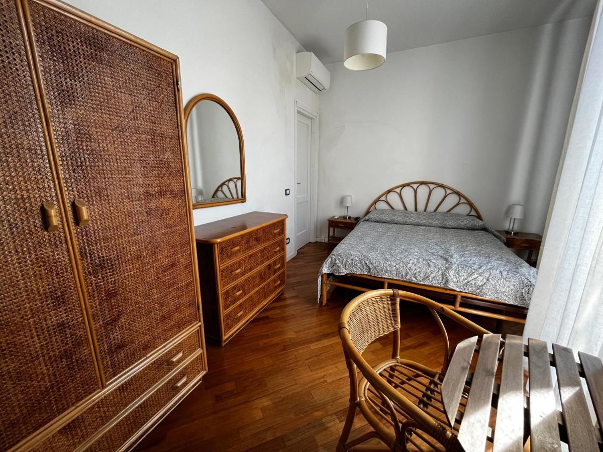 A Casa Del Conte Hotel Palermo Bagian luar foto